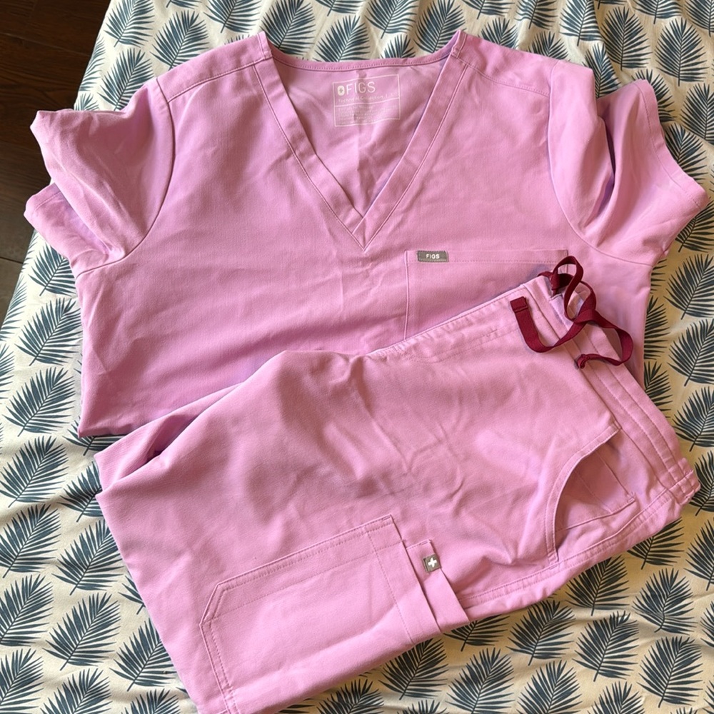 Large scrub top with medium petite pants